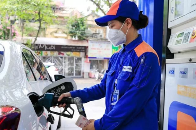 Chính phủ kéo dài chính sách thuế với xăng, dầu đến hết năm 2026